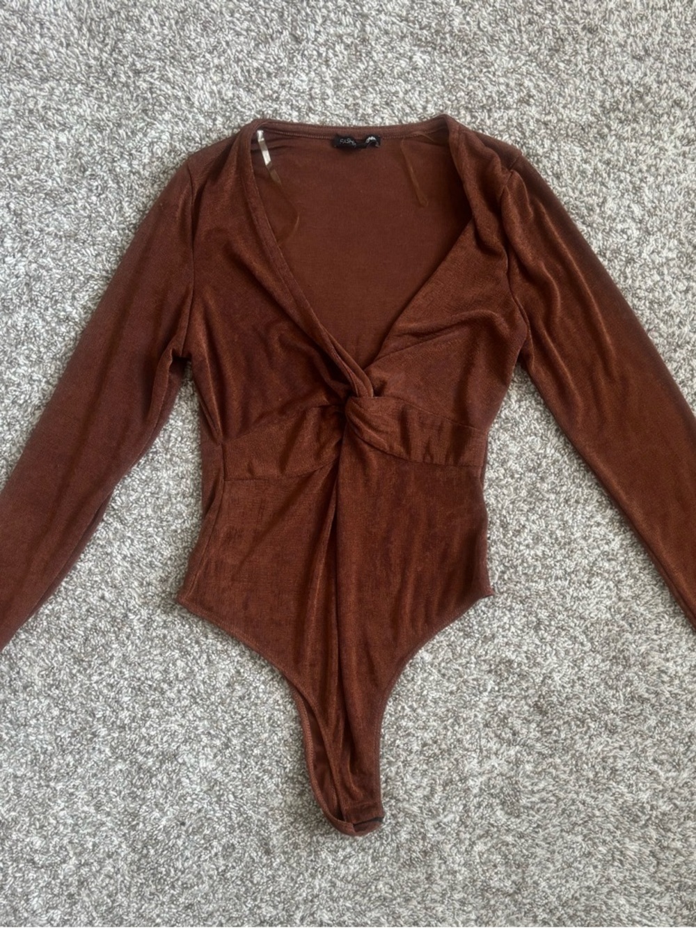 Y2K Fitted Bodysuit | Fashion Nova Size M | Going Out Basic Staple - Picture 2 of 5